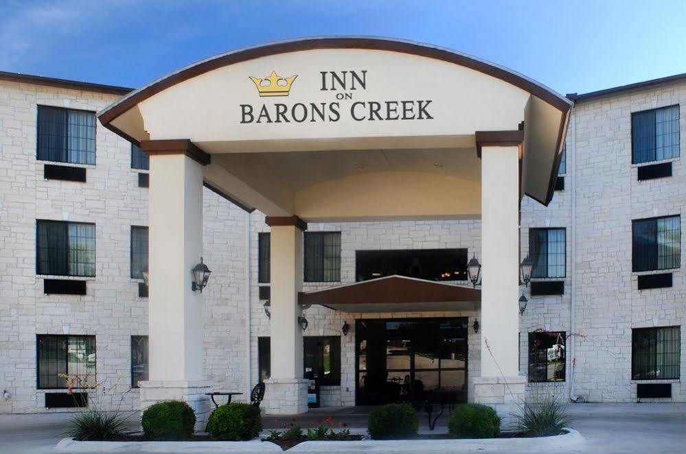 Inn On Barons Creek Фредериксберг Экстерьер фото